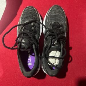 Black saucony running shoes running